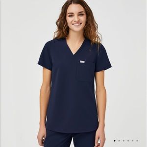 Figs women's Navy Blue Catarina™ - One-Pocket Scrub Top